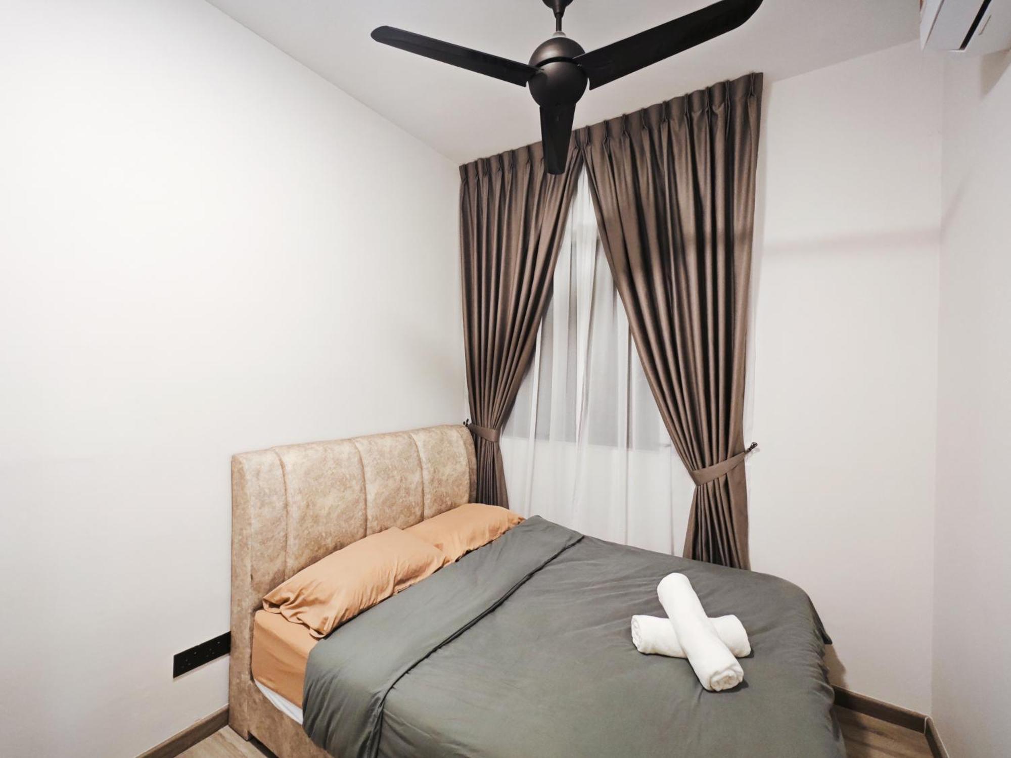 Apartment Mid Valley Southkey Mosaic 2br With Wifi 8-12pax Johor Bahru
