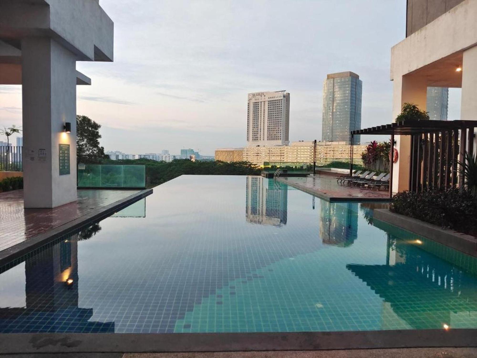 Mid Valley Southkey Mosaic 2br With Wifi 8-12pax Apartment